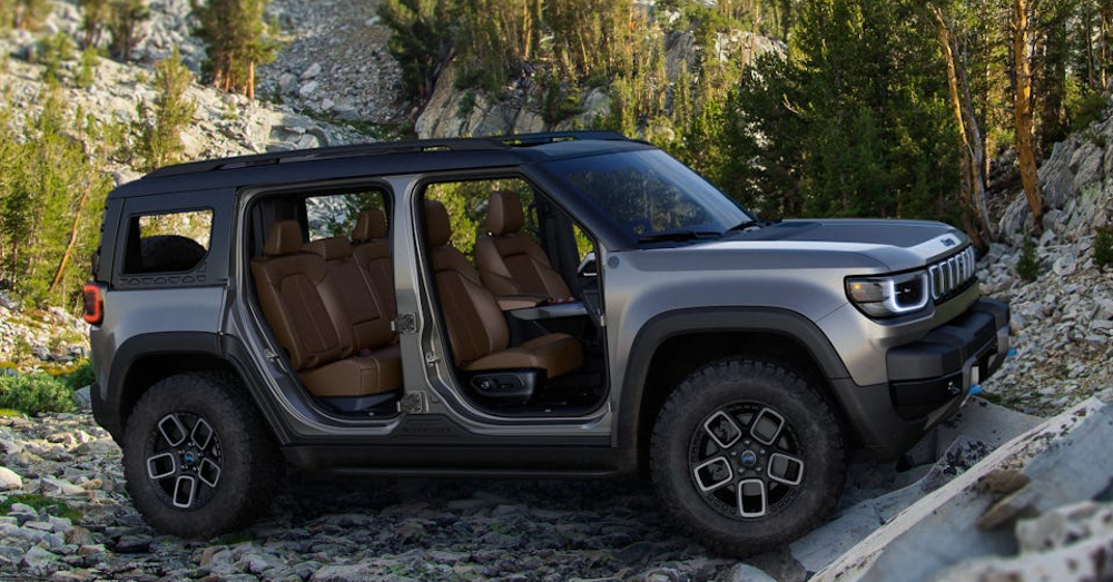 Jeeps EVs Coming to the US: 2024 Jeep Recon and Wagoneer S