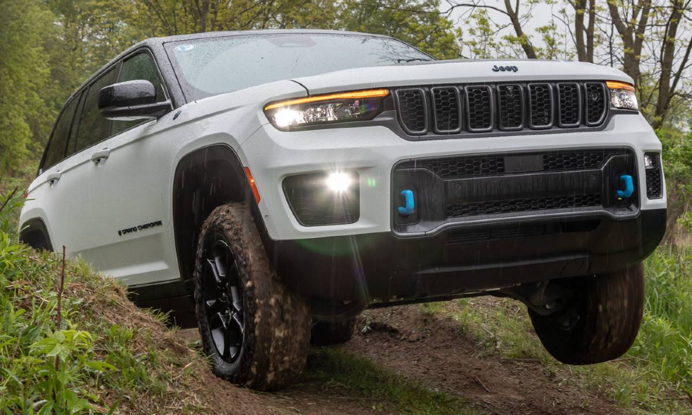 Jeep Grand Cherokee 4xe: Hybrid Power Meets Off-Road Mastery